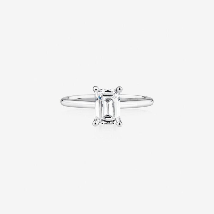 1 carat Emerald lab diamond ring Dubai