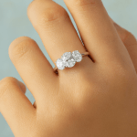 3 oval lab diamond ring Hand