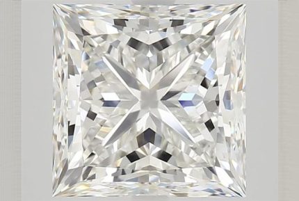 5.01 carat Princess shape lab grown diamond Dubai