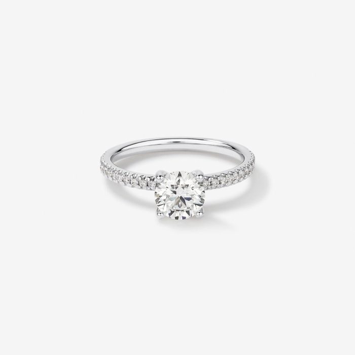 Lab Diamond Engagement Ring with shoulder diamonds