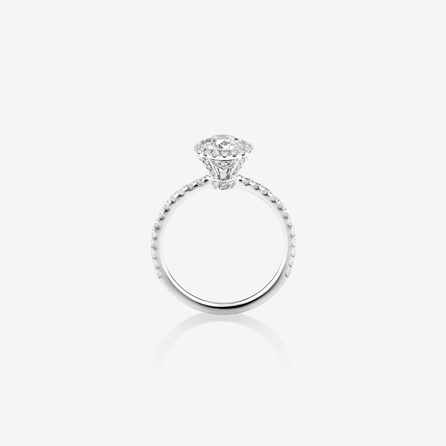 Lab-Diamond-Halo-Engagement-Ring-UAE-e1730312154623.jpg