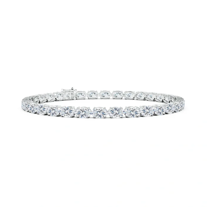 Oval lab grown diamond bracelet Dubai