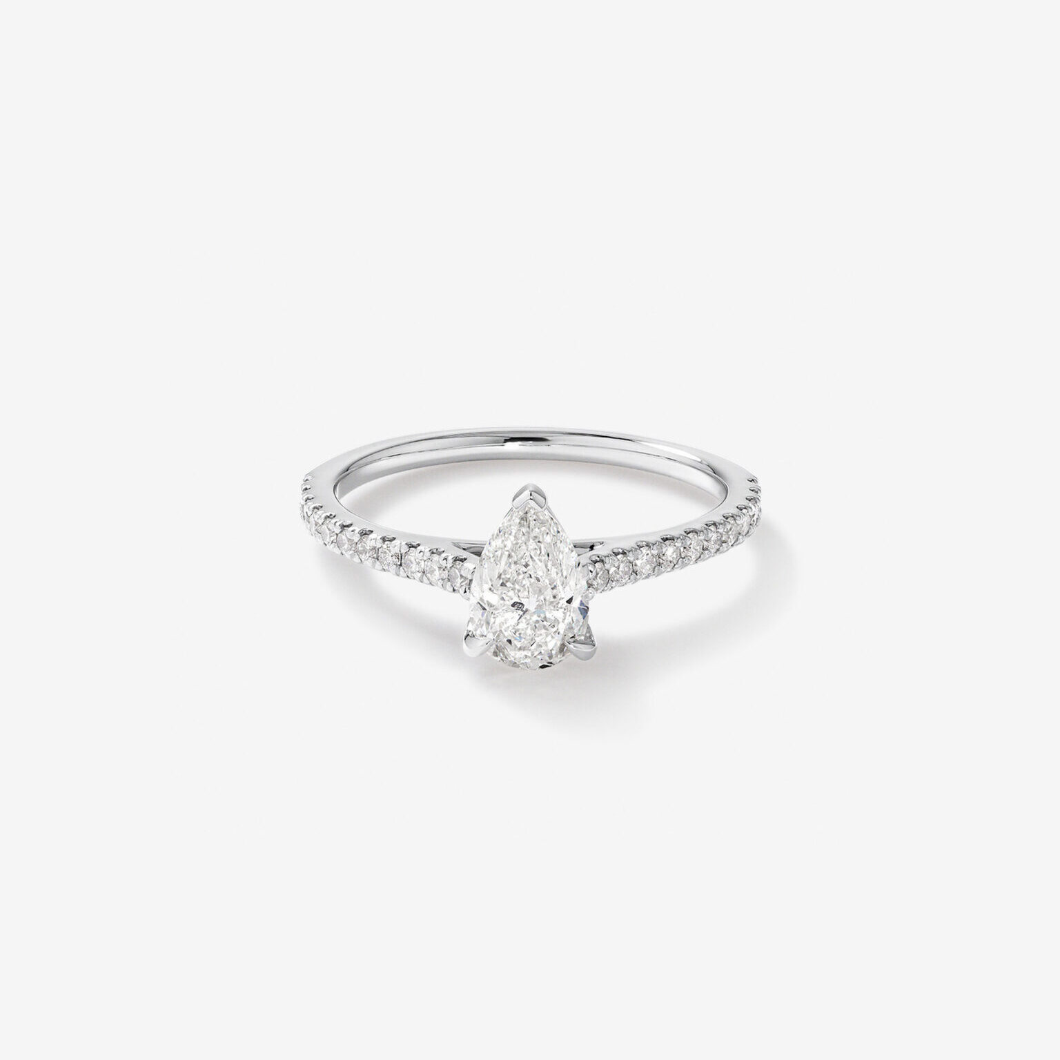 Pear lab diamond Engagement Ring Dubai Pear lab diamond Engagement Ring Dubai