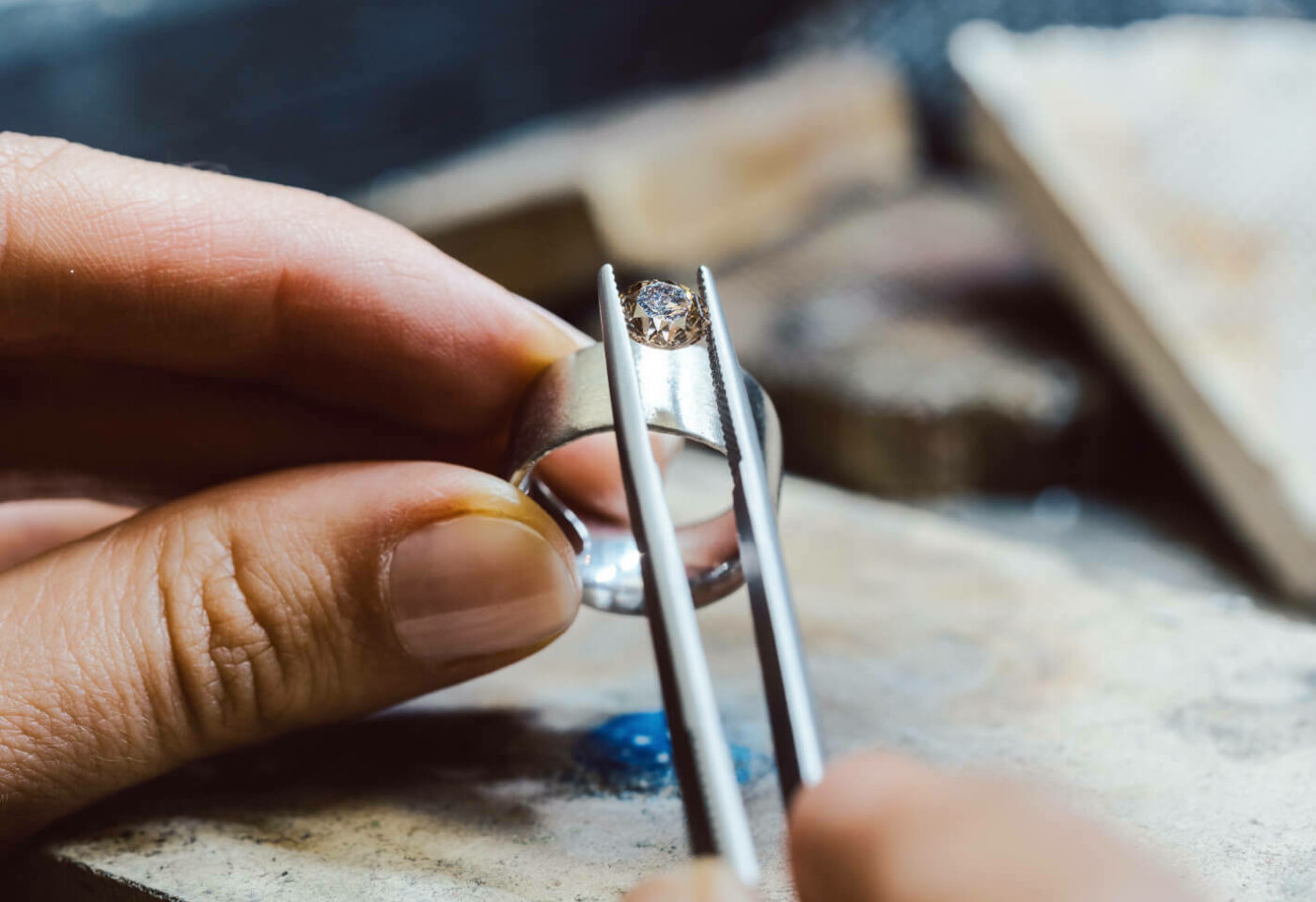 Setting Diamond on ring