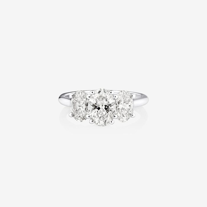 Three oval diamond ring Dubai