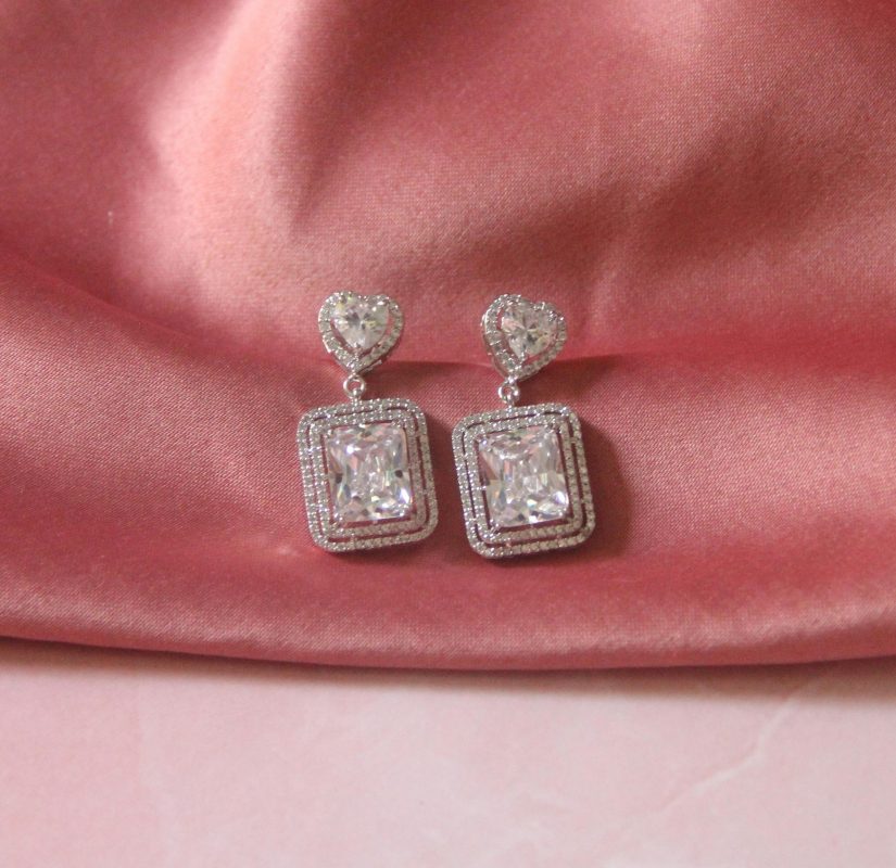 Lab grown diamond earrings Dubai