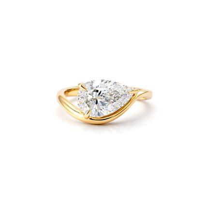 3 carat pear lab diamond ring Dubai