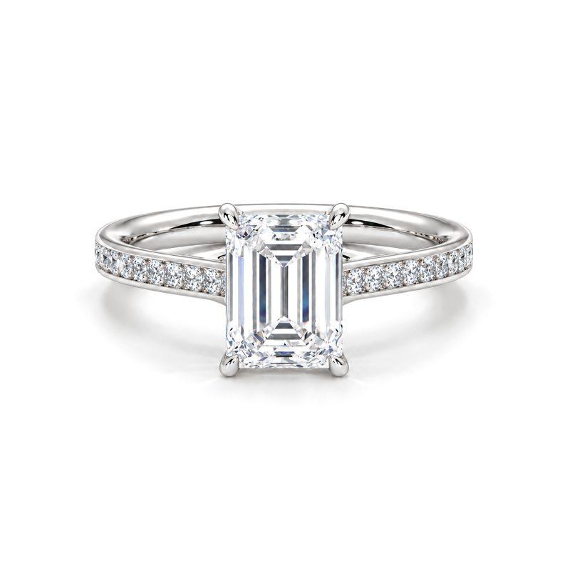 Emerald Lab diamond ring with Shoulder diamonds Dubai