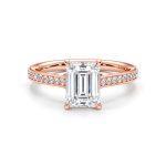 Emerald Lab diamond ring with Shoulder diamonds UAE